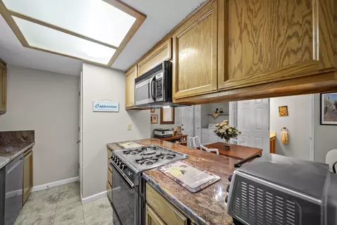 Kitchen - 200 Ridgetop Dr # 26, Redding, CA 96003 photo 4 of 4