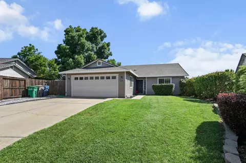 Exterior - 910 Montcrest Dr, Redding, CA 96003 photo 6 of 6