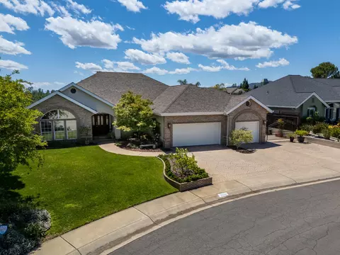 2266 Everest Dr, Redding, CA 96001
