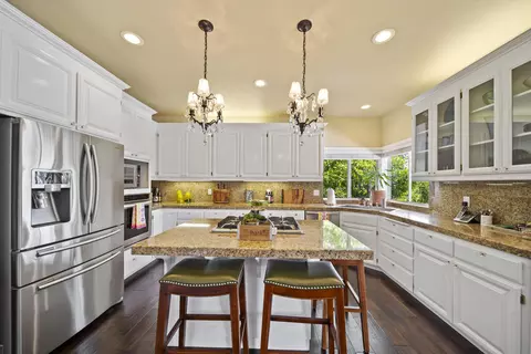 2266 Everest Dr, Redding, CA 96001 photo 12
