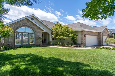 2266 Everest Dr, Redding, CA 96001 photo 4