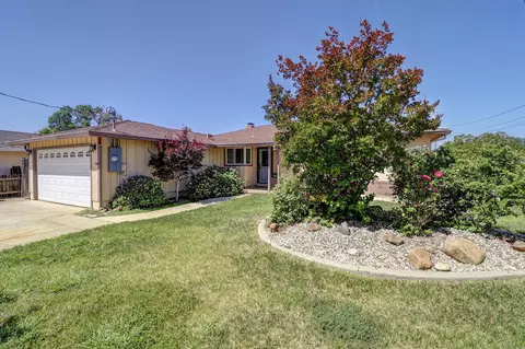 5801 Mountain View Dr, Redding, CA 96003