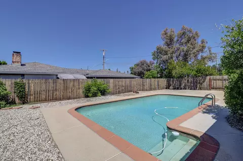 5801 Mountain View Dr, Redding, CA 96003 photo 5