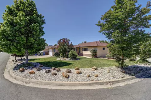 5801 Mountain View Dr, Redding, CA 96003 photo 3