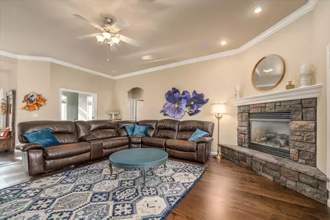 Living - 2122 Edinburgh Way, Redding, CA 96003 photo 1 of 3