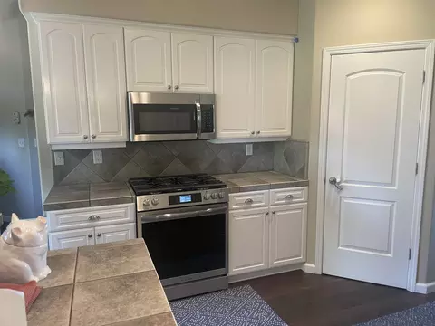 Kitchen - 2122 Edinburgh Way, Redding, CA 96003 photo 3 of 5
