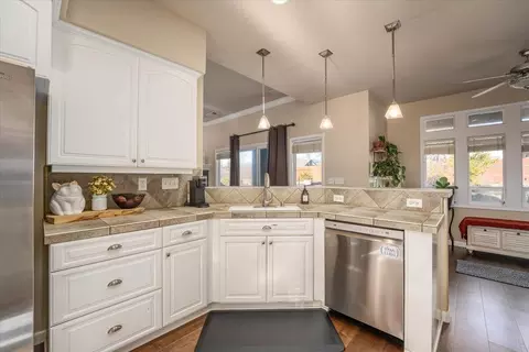 Kitchen - 2122 Edinburgh Way, Redding, CA 96003 photo 5 of 5