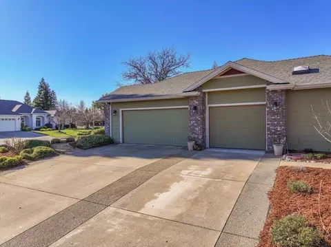 Exterior - 2122 Edinburgh Way, Redding, CA 96003 photo 19 of 25