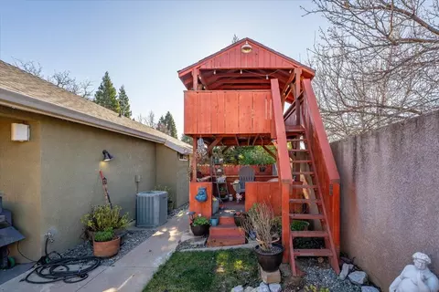 Exterior - 2122 Edinburgh Way, Redding, CA 96003 photo 25 of 25