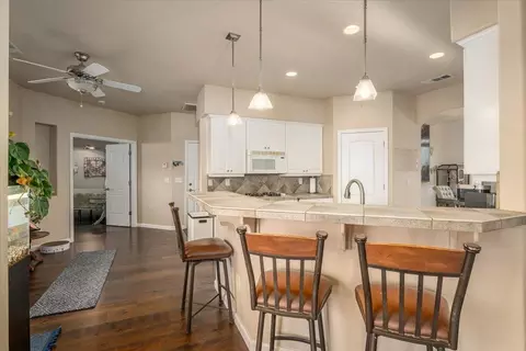 Kitchen - 2122 Edinburgh Way, Redding, CA 96003 photo 4 of 5