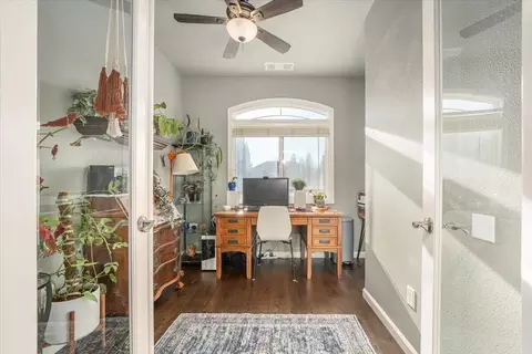 Entry Way - 2122 Edinburgh Way, Redding, CA 96003 photo 3 of 5