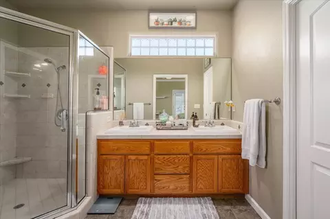 Bath - 2122 Edinburgh Way, Redding, CA 96003 photo 1 of 4