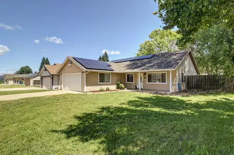 3268 Lyndsey Ln, Anderson, CA 96007
