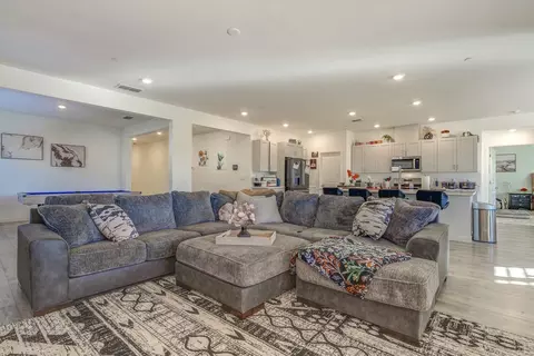 Living - 2694 Seiad St, Redding, CA 96002 photo 1 of 3
