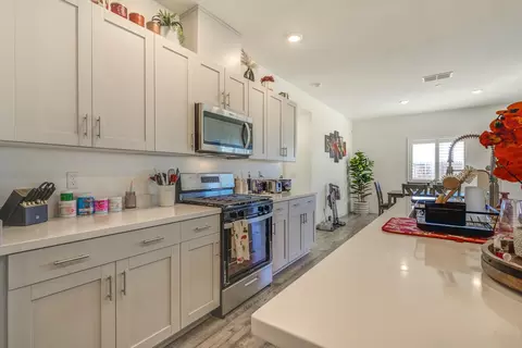 Kitchen - 2694 Seiad St, Redding, CA 96002 photo 5 of 10