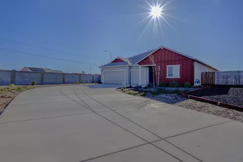 2694 Seiad St, Redding, CA 96002
