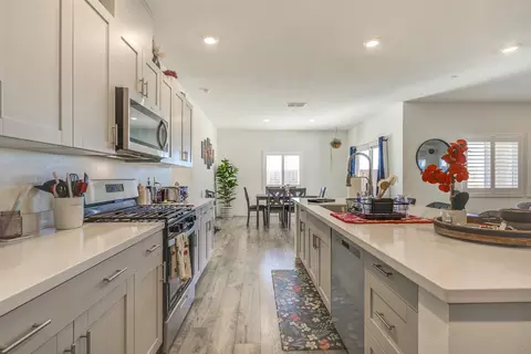 Kitchen - 2694 Seiad St, Redding, CA 96002 photo 9 of 10