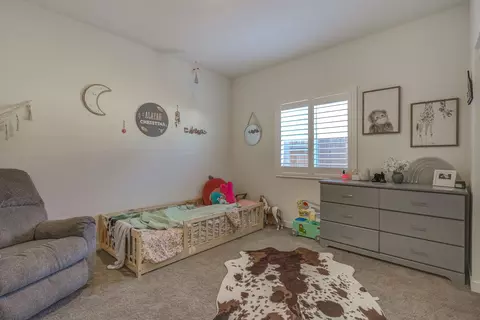 Bedroom - 2694 Seiad St, Redding, CA 96002 photo 5 of 8