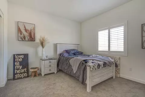 Bedroom - 2694 Seiad St, Redding, CA 96002 photo 3 of 8