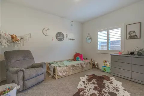 Bedroom - 2694 Seiad St, Redding, CA 96002 photo 6 of 8