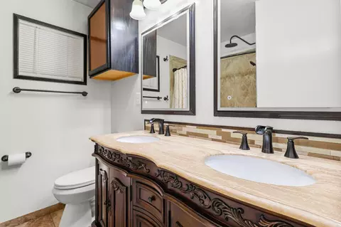 Bath - 16679 Thompson Ln, Redding, CA 96001 photo 1 of 1