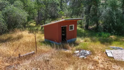 Exterior - 16679 Thompson Ln, Redding, CA 96001 photo 5 of 7