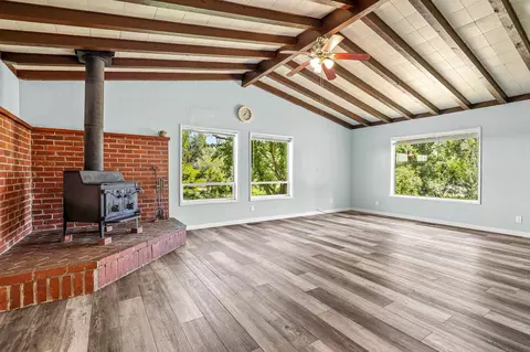 Living - 16679 Thompson Ln, Redding, CA 96001 photo 2 of 3