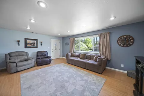 7100 Aldo Way, Anderson, CA 96007 photo 4