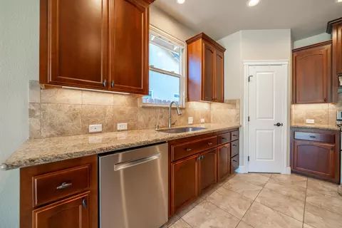 Kitchen - 4791 Squirrel Run Ct, Redding, CA 96002 photo 3 of 4