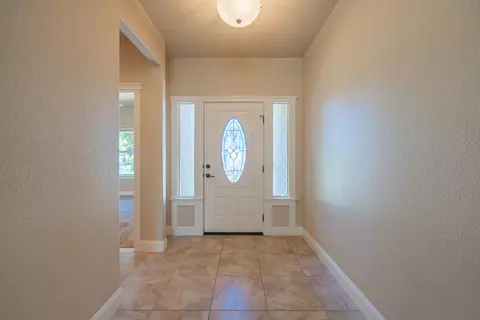 Entry Way - 4791 Squirrel Run Ct, Redding, CA 96002 photo 1 of 2