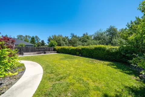 Exterior - 4791 Squirrel Run Ct, Redding, CA 96002 photo 4 of 9