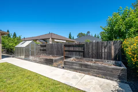 Exterior - 4791 Squirrel Run Ct, Redding, CA 96002 photo 6 of 9