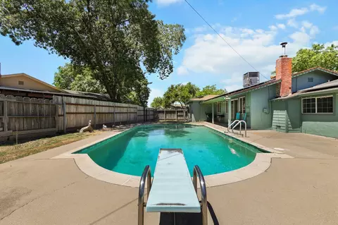 Exterior - 585 Walton Dr, Red Bluff, CA 96080 photo 1 of 7