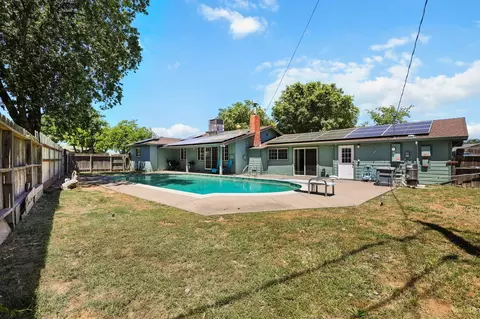 Exterior - 585 Walton Dr, Red Bluff, CA 96080 photo 3 of 7