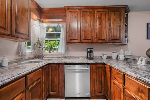 Kitchen - 585 Walton Dr, Red Bluff, CA 96080 photo 1 of 2