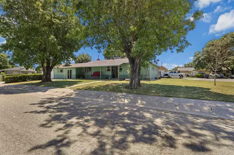 Exterior - 585 Walton Dr, Red Bluff, CA 96080 photo 5 of 7