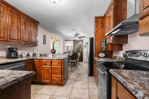 Kitchen - 585 Walton Dr, Red Bluff, CA 96080 photo 2 of 2