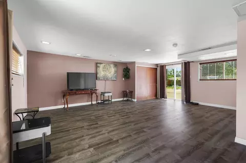 Living - 585 Walton Dr, Red Bluff, CA 96080 photo 4 of 6