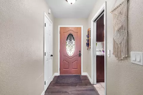 Entry Way - 585 Walton Dr, Red Bluff, CA 96080 photo 1 of 1