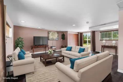 Living - 585 Walton Dr, Red Bluff, CA 96080 photo 3 of 6
