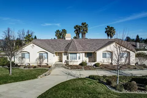 2211 Everest Dr, Redding, CA 96001