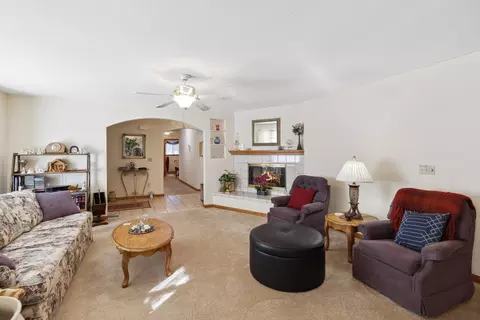 2211 Everest Dr, Redding, CA 96001 photo 4