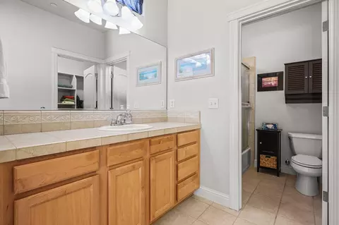 Bath - 955 Leisha Ln, Redding, CA 96001 photo 1 of 5