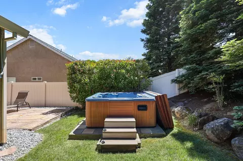 Exterior - 955 Leisha Ln, Redding, CA 96001 photo 2 of 10