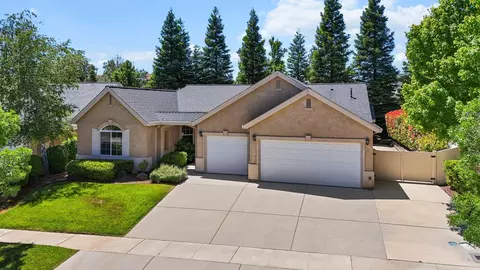 Exterior - 955 Leisha Ln, Redding, CA 96001 photo 9 of 10