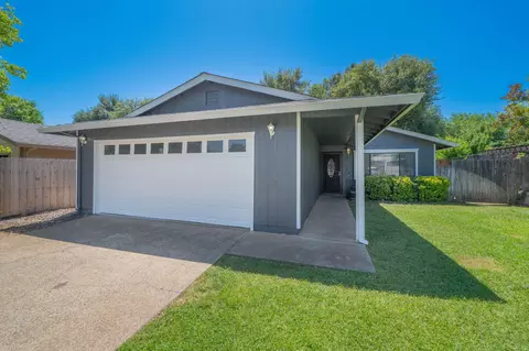 1937 Carleton St, Redding, CA 96002 photo 3