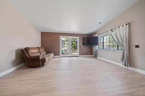 1937 Carleton St, Redding, CA 96002 photo 6
