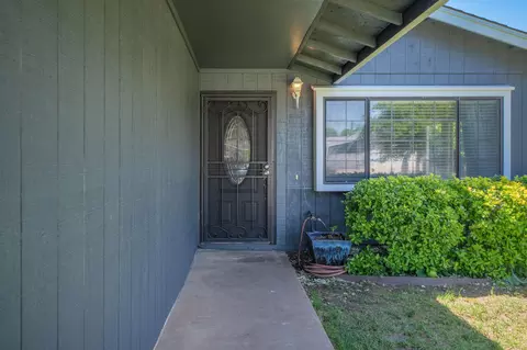 1937 Carleton St, Redding, CA 96002 photo 4