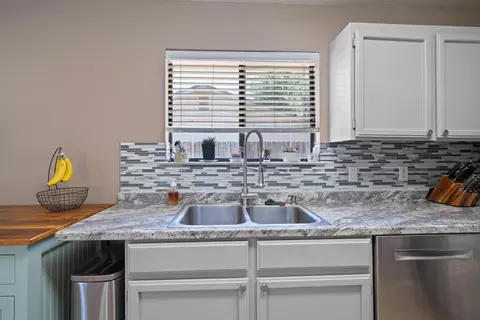 1937 Carleton St, Redding, CA 96002 photo 9
