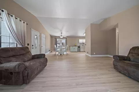 1937 Carleton St, Redding, CA 96002 photo 7